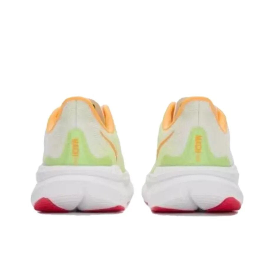 HOKA Mach 6 Sneakers